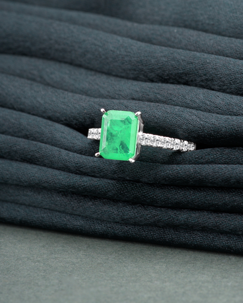 Green Stone Ring Desire