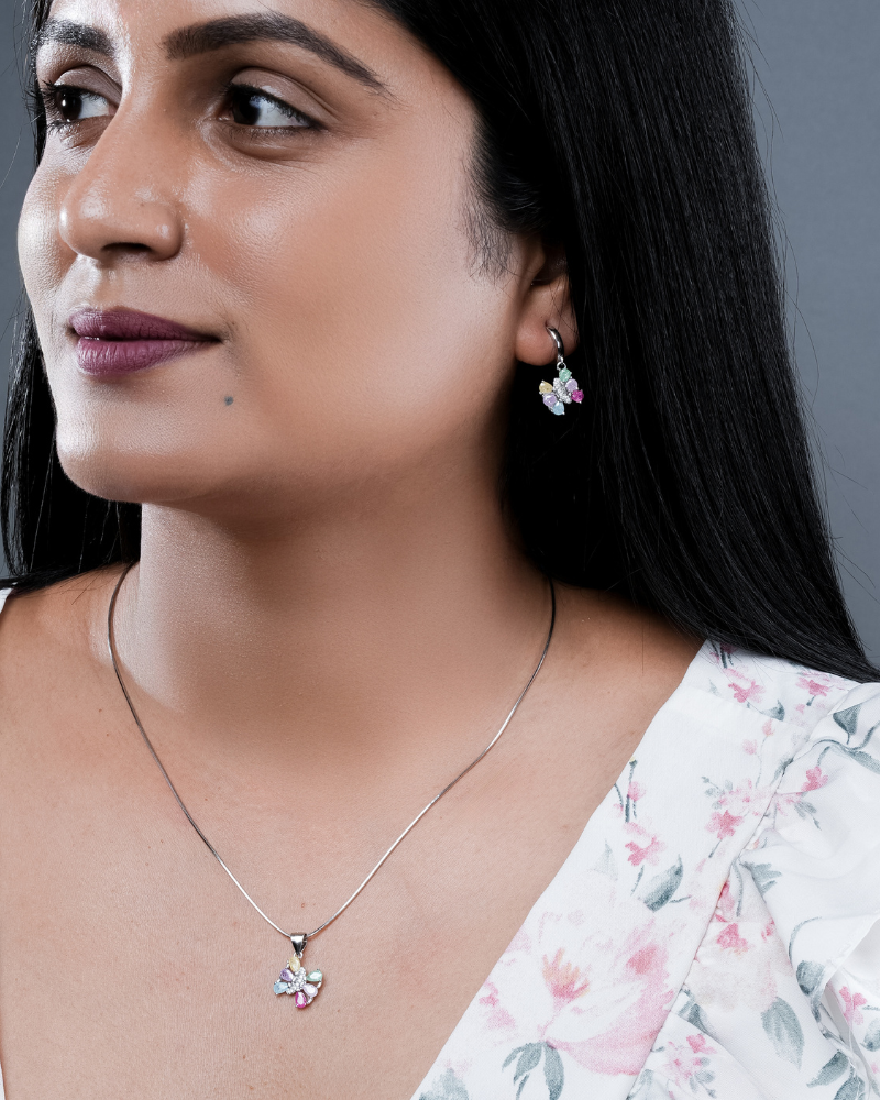 Elegant Silver Pendant Set