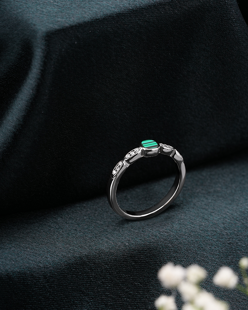 Emerald Line Ring
